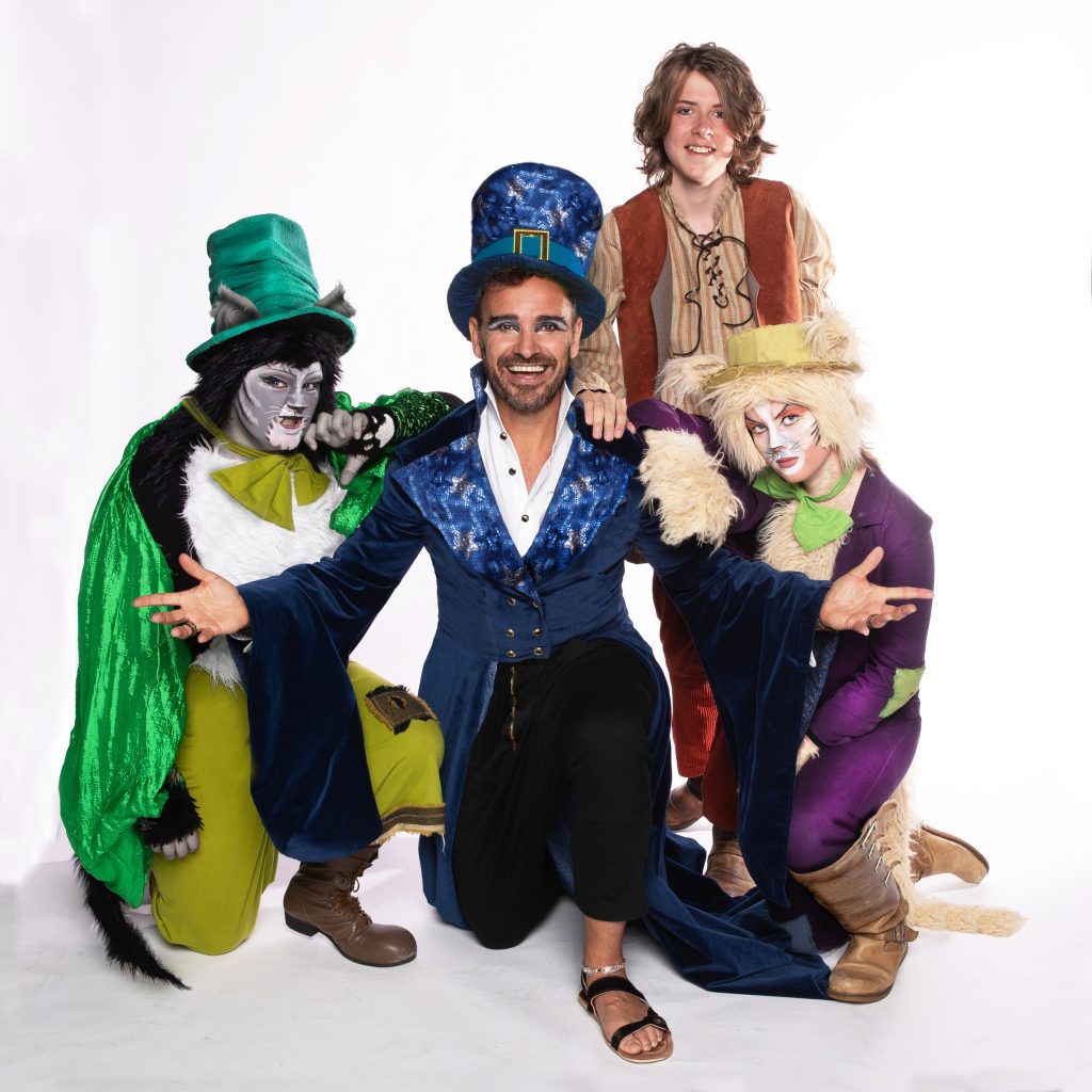 Theatrale bediening door Vrij Zijn Theater