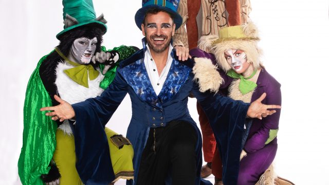 Theatrale bediening door Vrij Zijn Theater